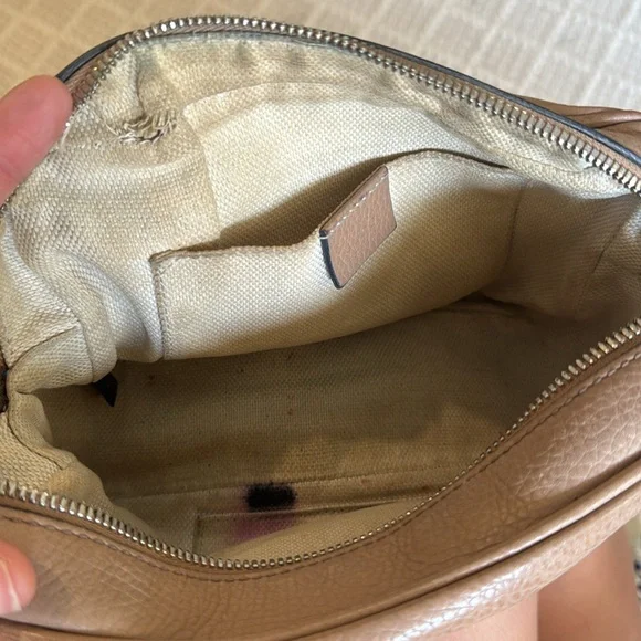 Gucci - Interlocking G Soho Disco Crossbody Bag w/Tassel - Picture 7 of 10